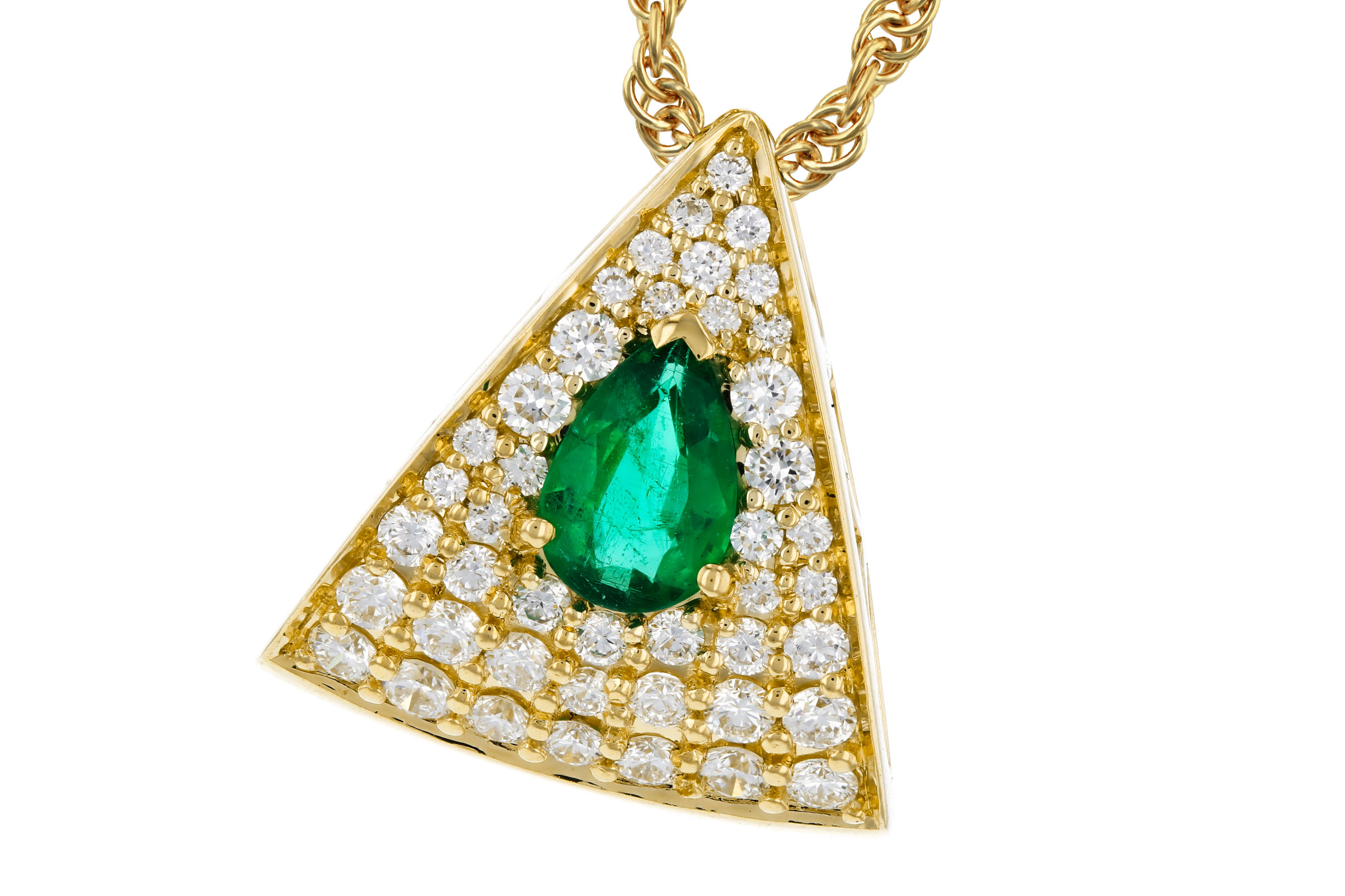 D311-83704: NECKLACE .26 EMERALD .60 TGW (6x4MM EM)