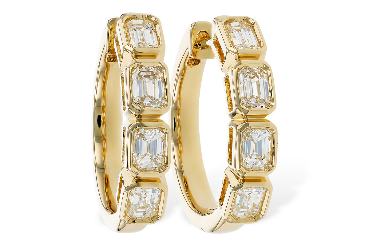 E310-05458: EARRINGS 1.10 TW EMERALD CUTS