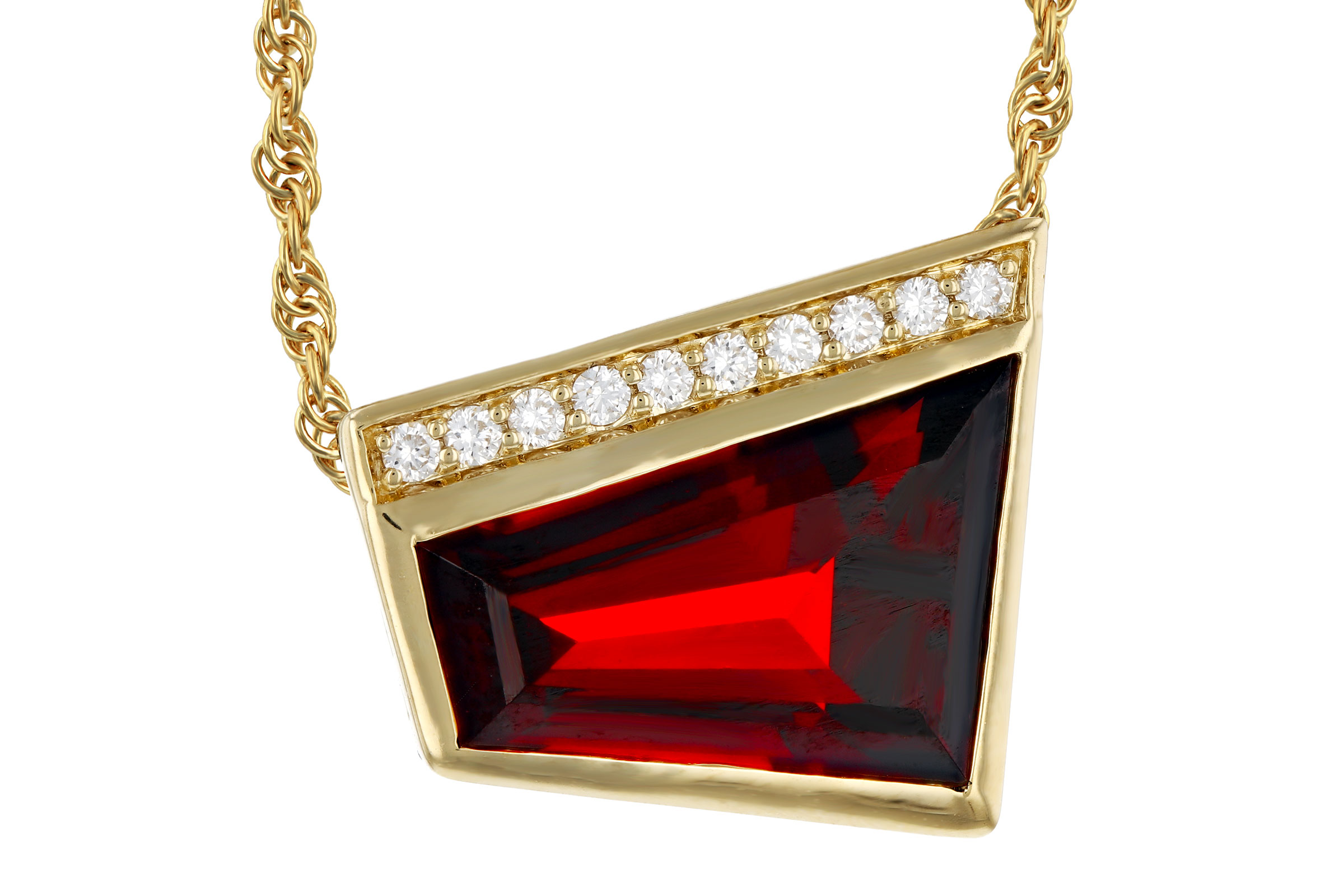 M311-83694: NECKLACE 3.92 GARNET 4.00 TGW